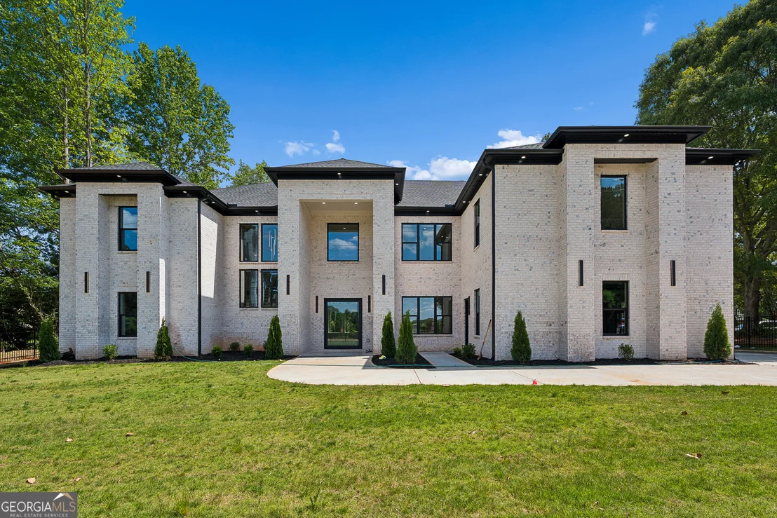 Photo of 1035 Auburn Road