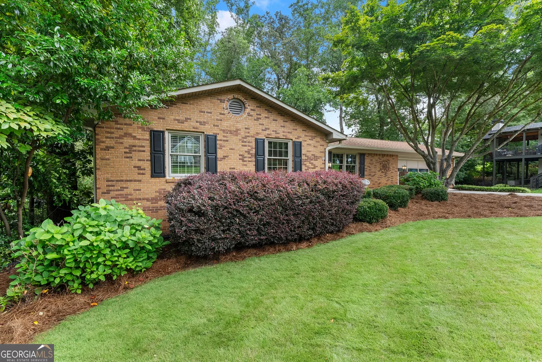 Photo of 290 Cochran Drive