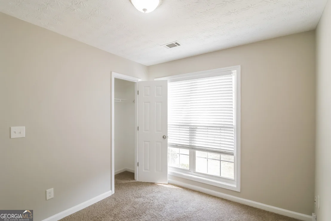Photo of 80 E Lawn Drive