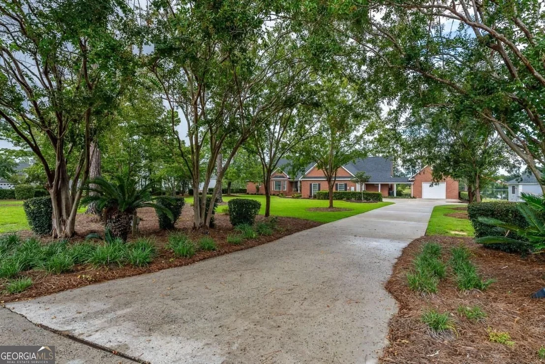 Photo of 161 Greentree Drive