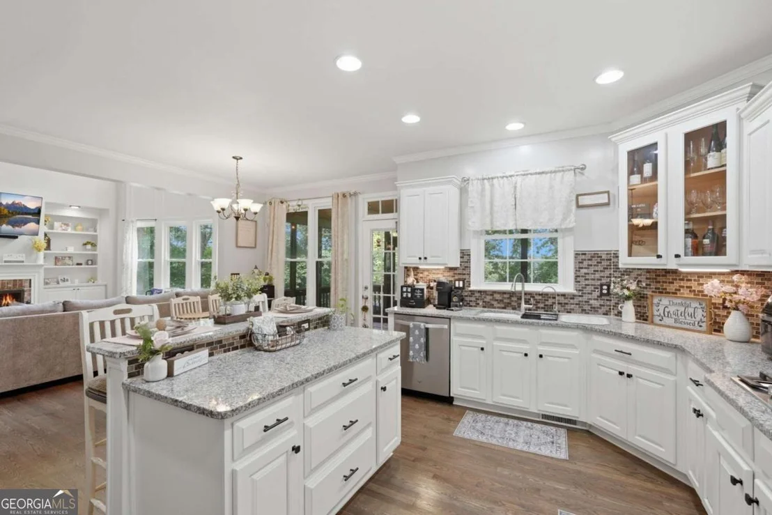 Photo of 214 Glenbrook Lane