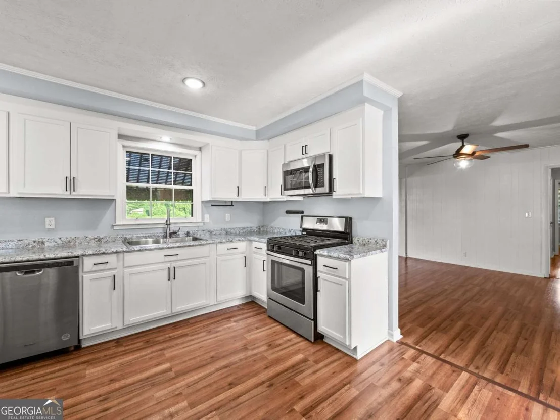 Photo of 617 Lakeview Drive