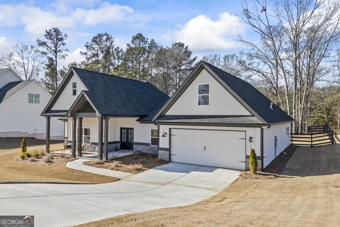 Photo of 152 White Oak Way