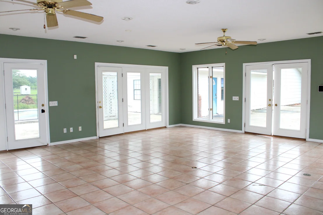 Photo of 338 Lakeview Drive