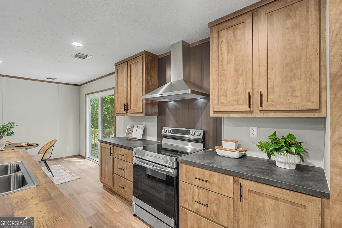 Photo of 1228 Hatcher Drive NE