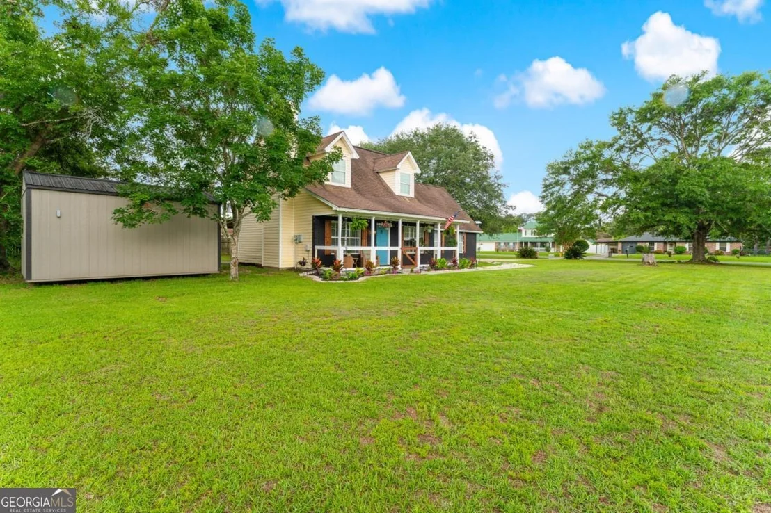 Photo of 100 Live Oak Circle