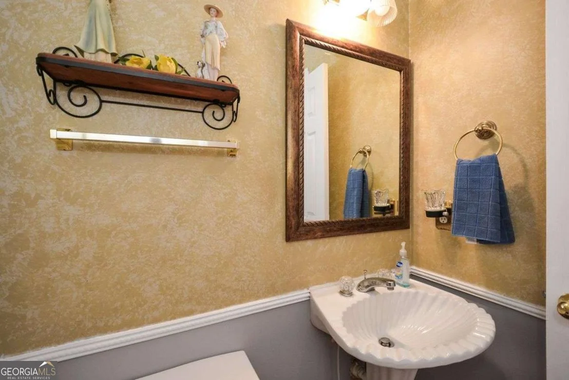 Photo of 5045 Southern Trace Drive