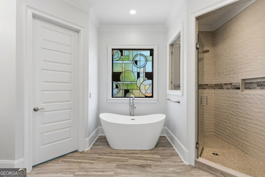 Photo of 607 W Lake Circle