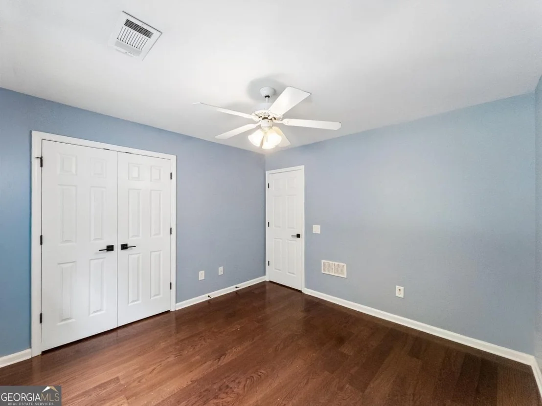 Photo of 210 Lexington Circle
