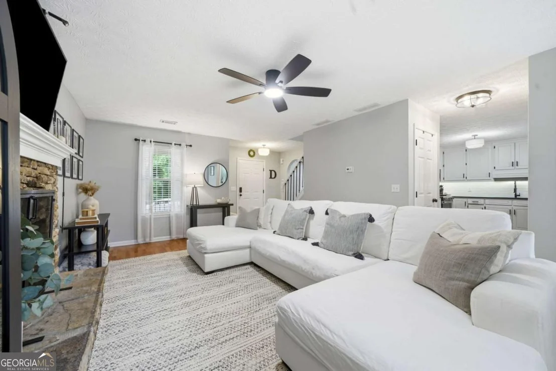 Photo of 3063 Rockview Drive