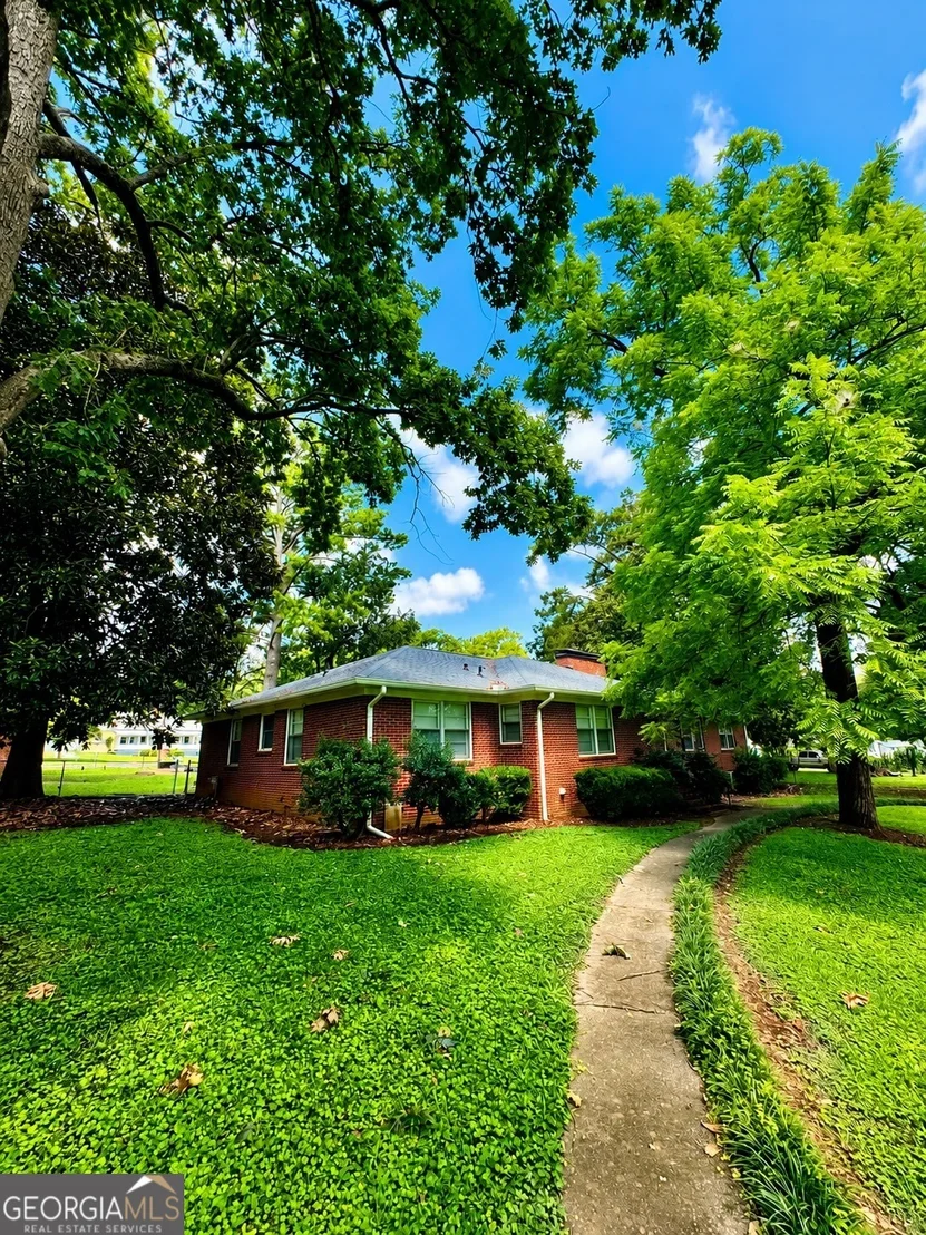 Photo of 17 Deforest Avenue