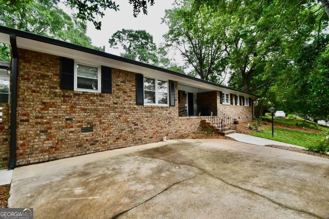 Photo of 280 Valleybrook Drive