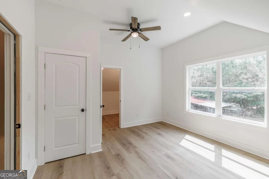Photo of 930 James Holcomb Road