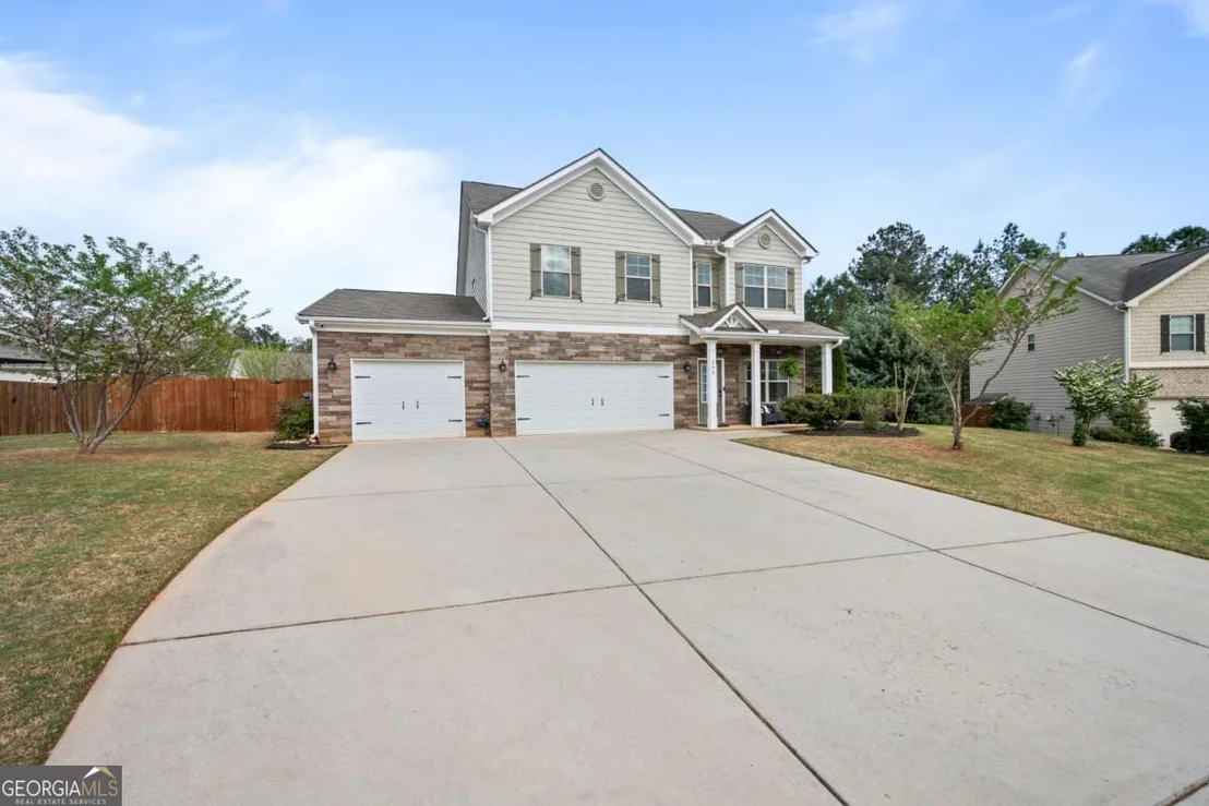 Photo of 555 Evergreen Way