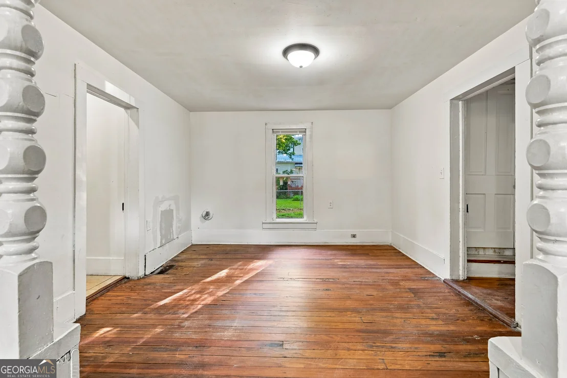 Photo of 5908 Wall Street