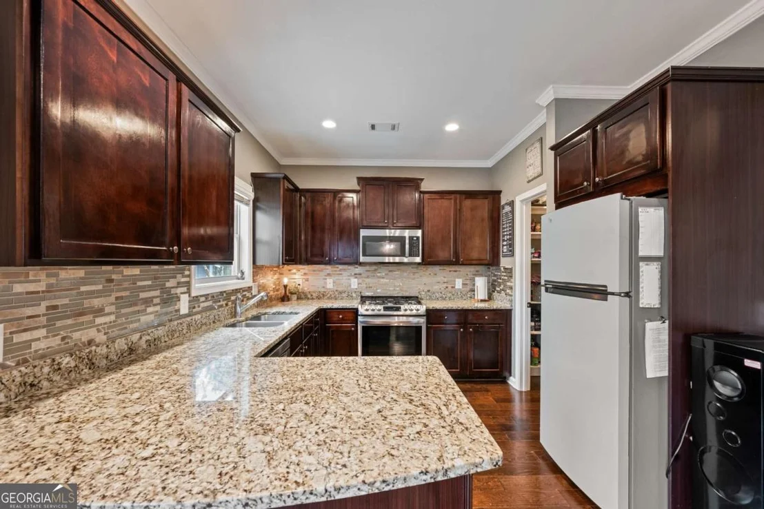 Photo of 555 Evergreen Way