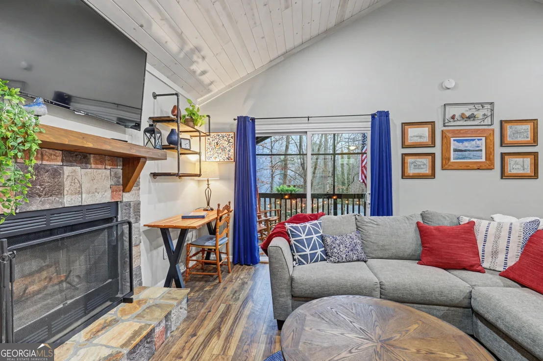 Photo of 84 Creekside Lane