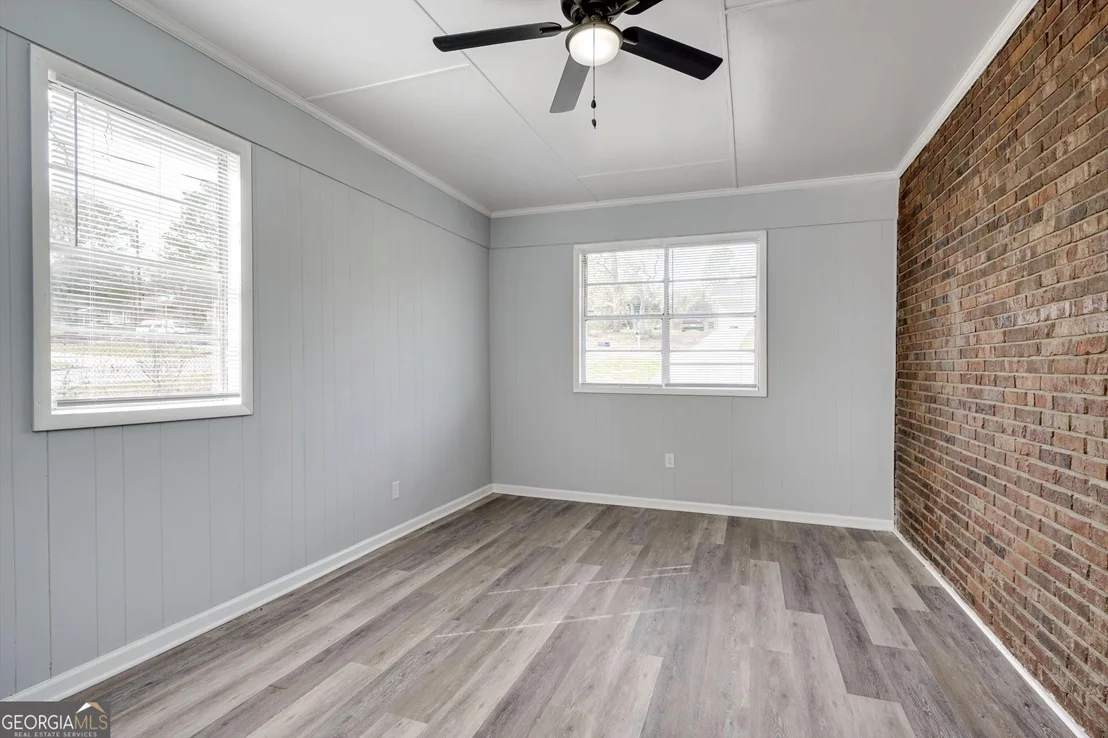 Photo of 2320 Mimosa