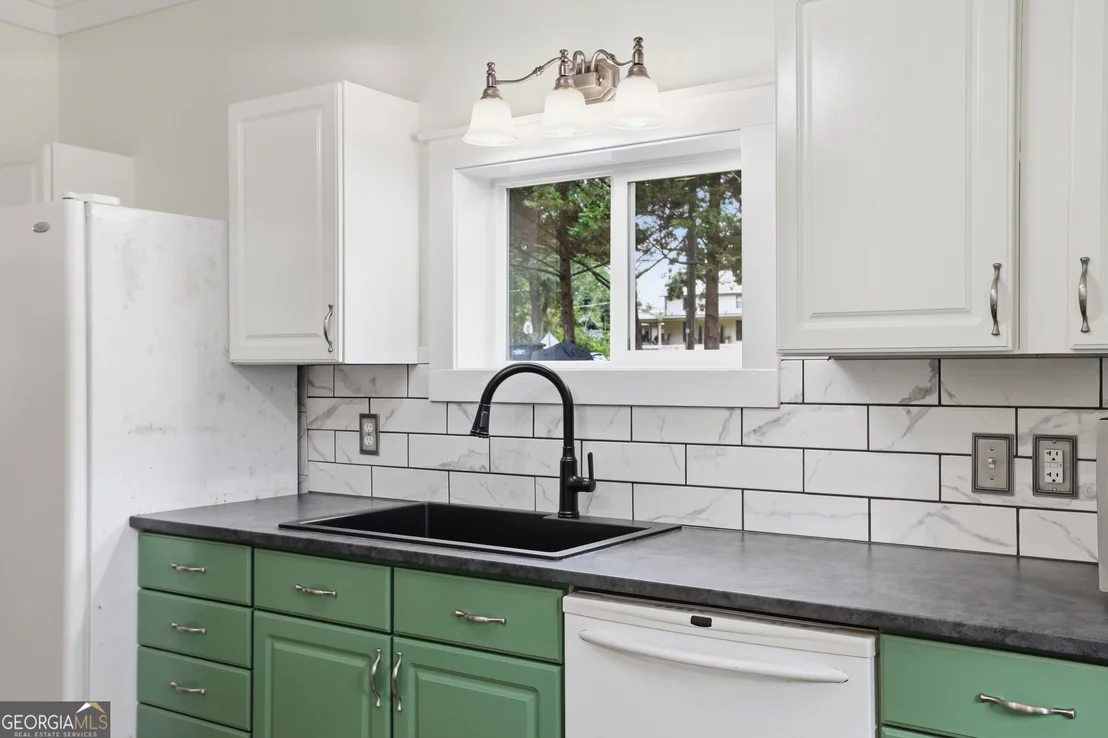 Photo of 407 Cedar Avenue
