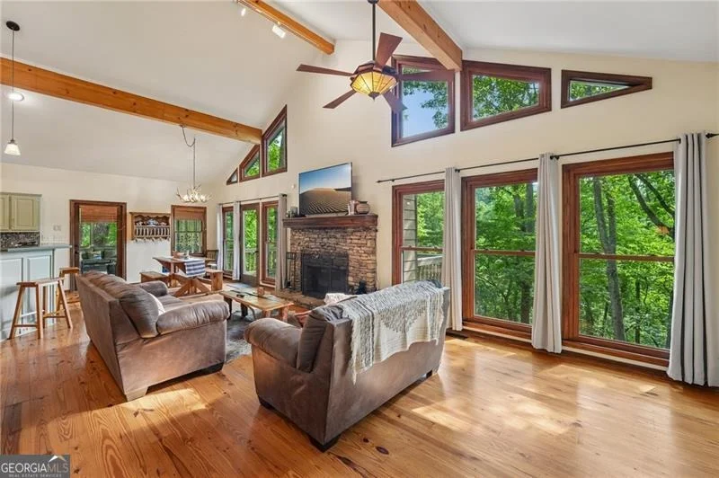 Photo of 1482 Valley View Drive