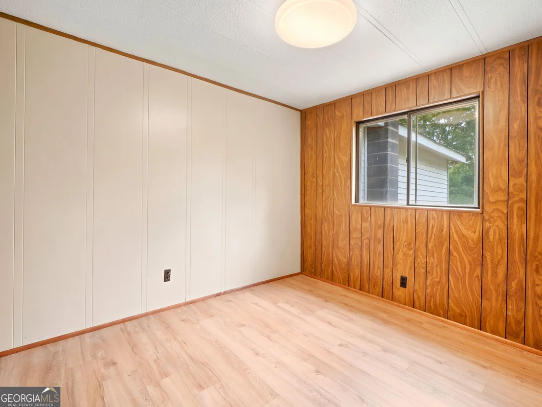 Photo of 370 Thompson Lane