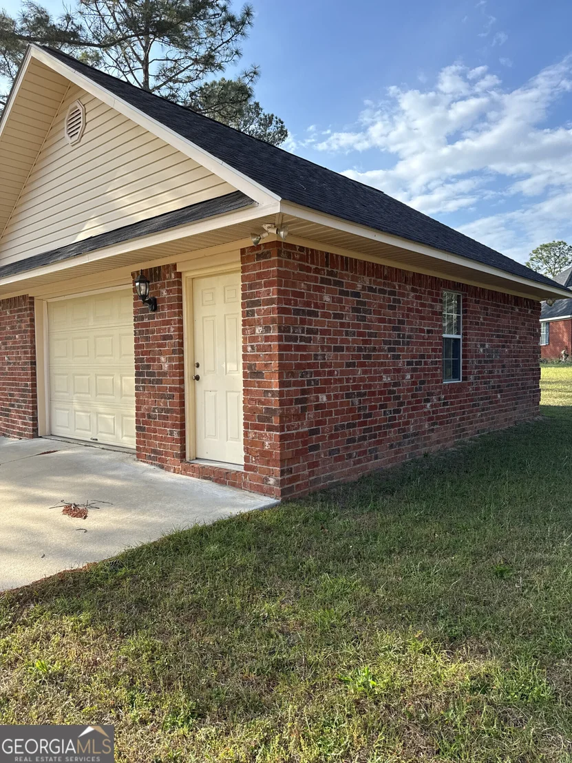 Photo of 102 Oak Circle