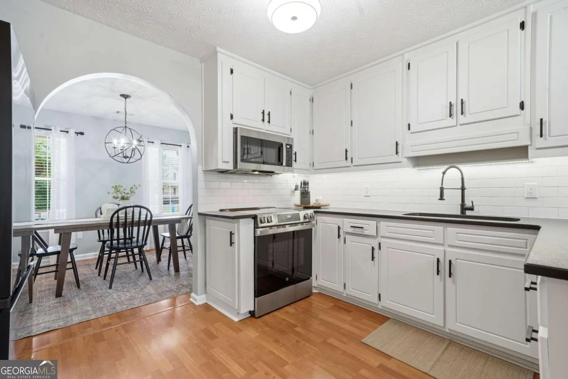Photo of 3063 Rockview Drive