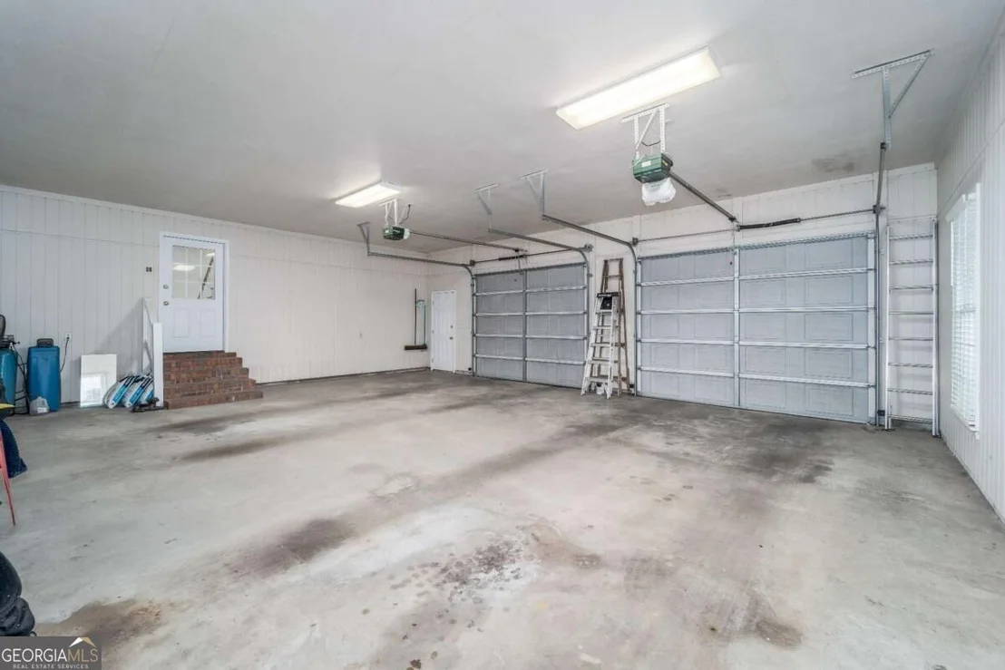 Photo of 161 Greentree Drive