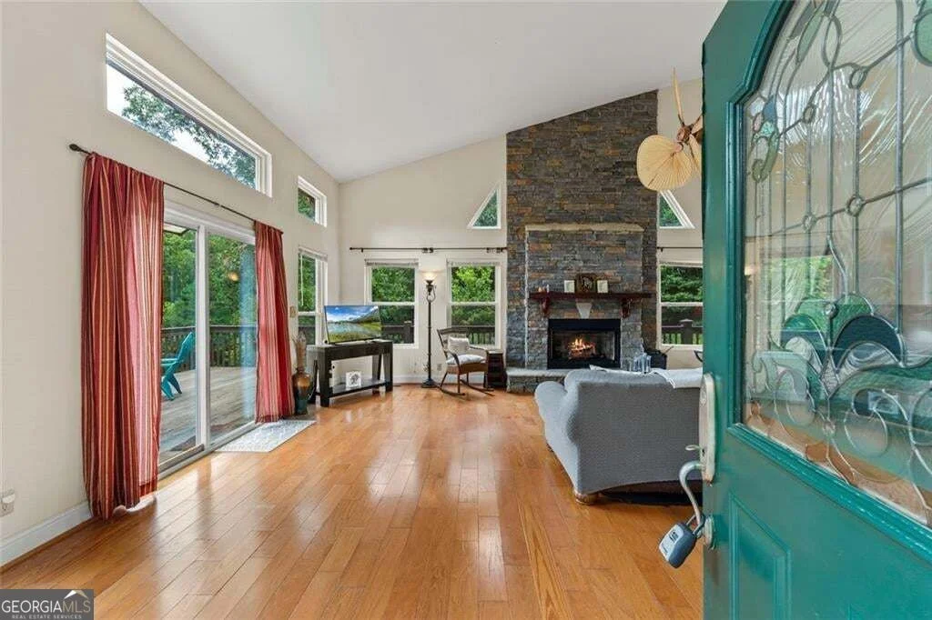 Photo of 455 Holt Road