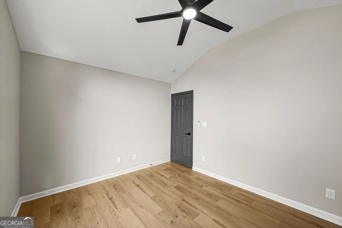 Photo of 235 Oak Circle N