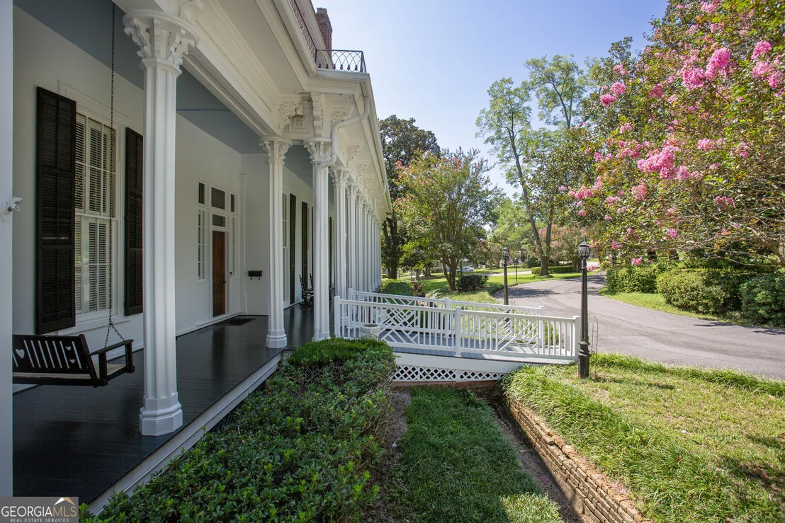 Photo of 534 W WEST BROAD Street