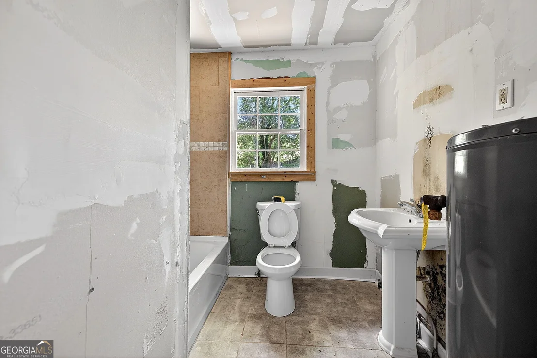 Photo of 5137 Eberhardt Street NW