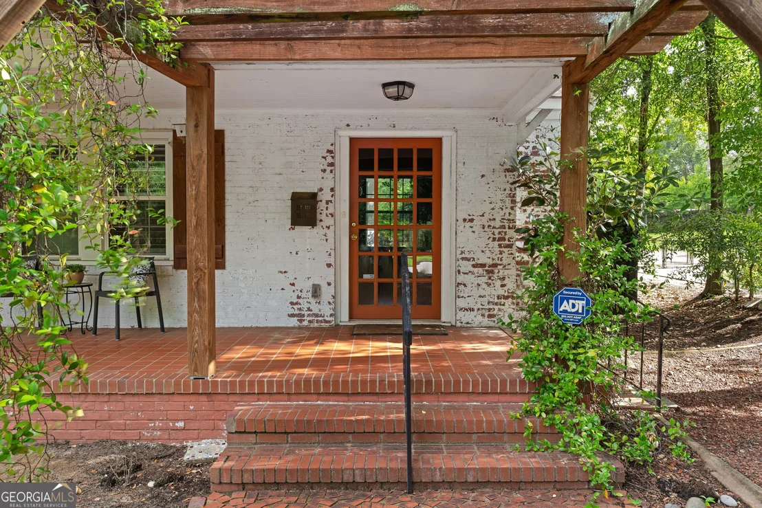 Photo of 2735 Henry Street