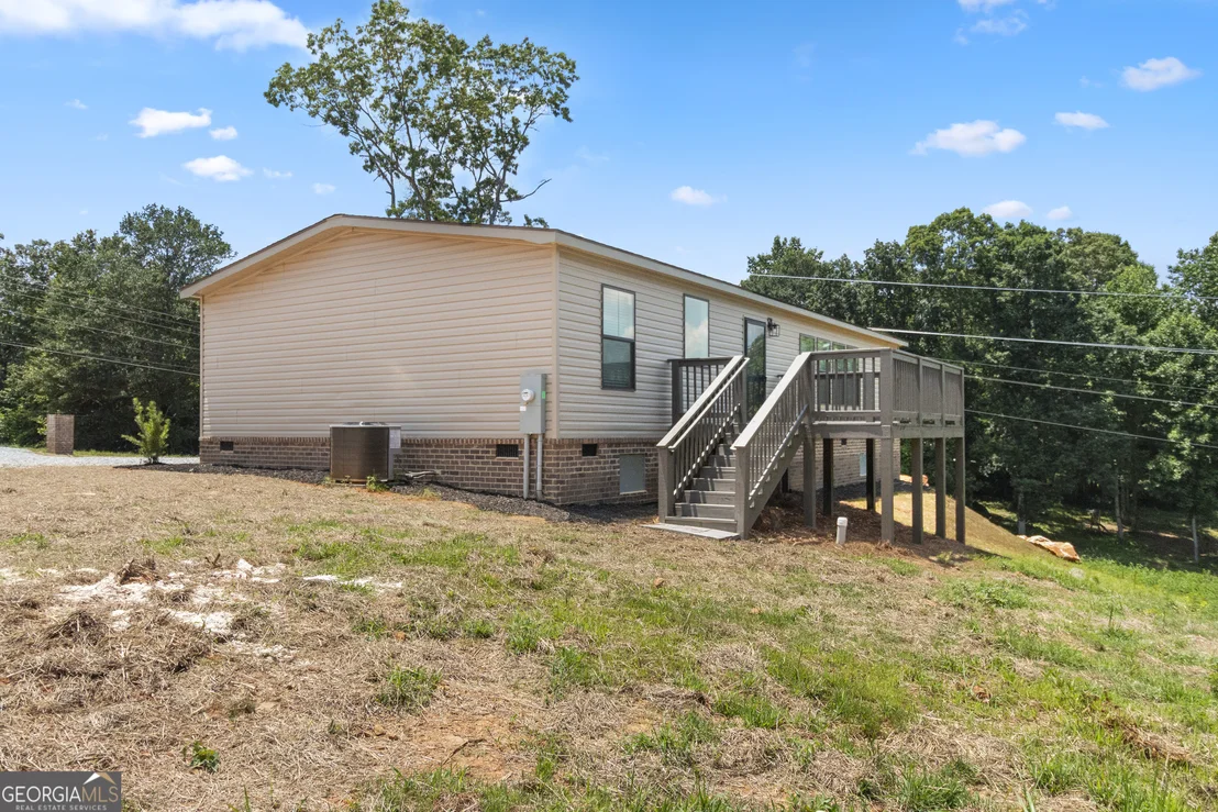 Photo of 654 Robertson Loop Road