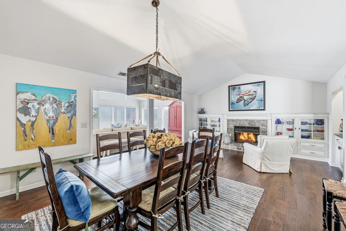 Photo of 3623 N River Road