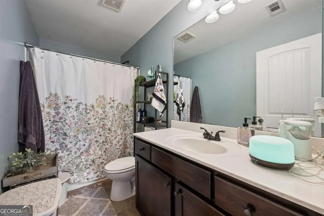 Photo of 555 Evergreen Way