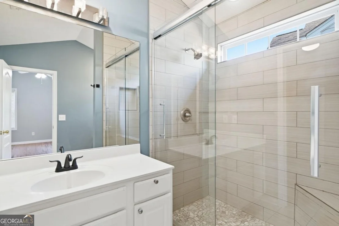 Photo of 407 Redwood Trail