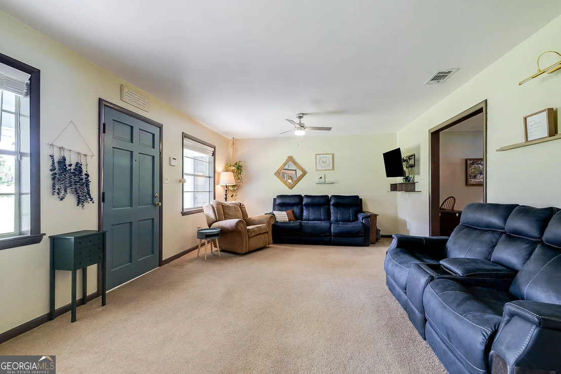 Photo of 1325 Pine Barren Road