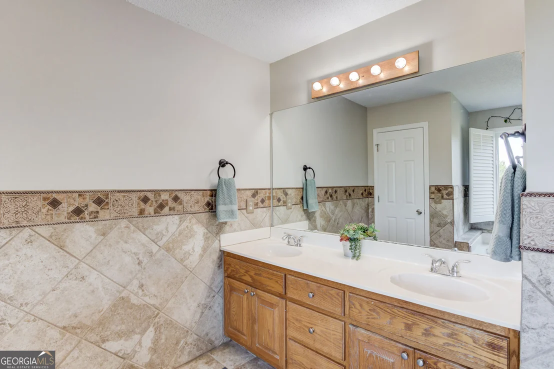 Photo of 2373 Whitney Road