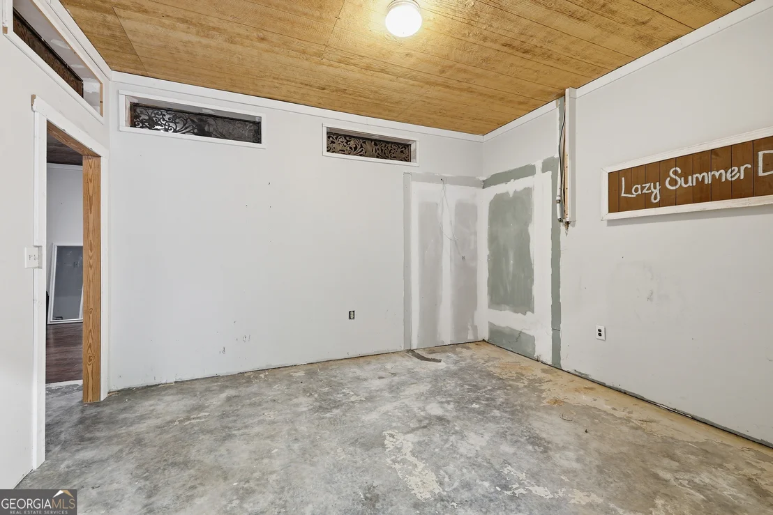 Photo of 1042 Lakeland Drive