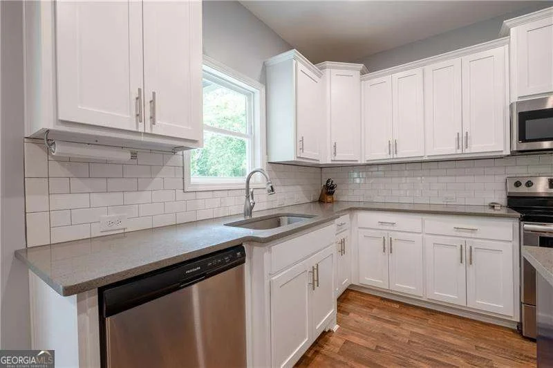 Photo of 719 Fairview Road