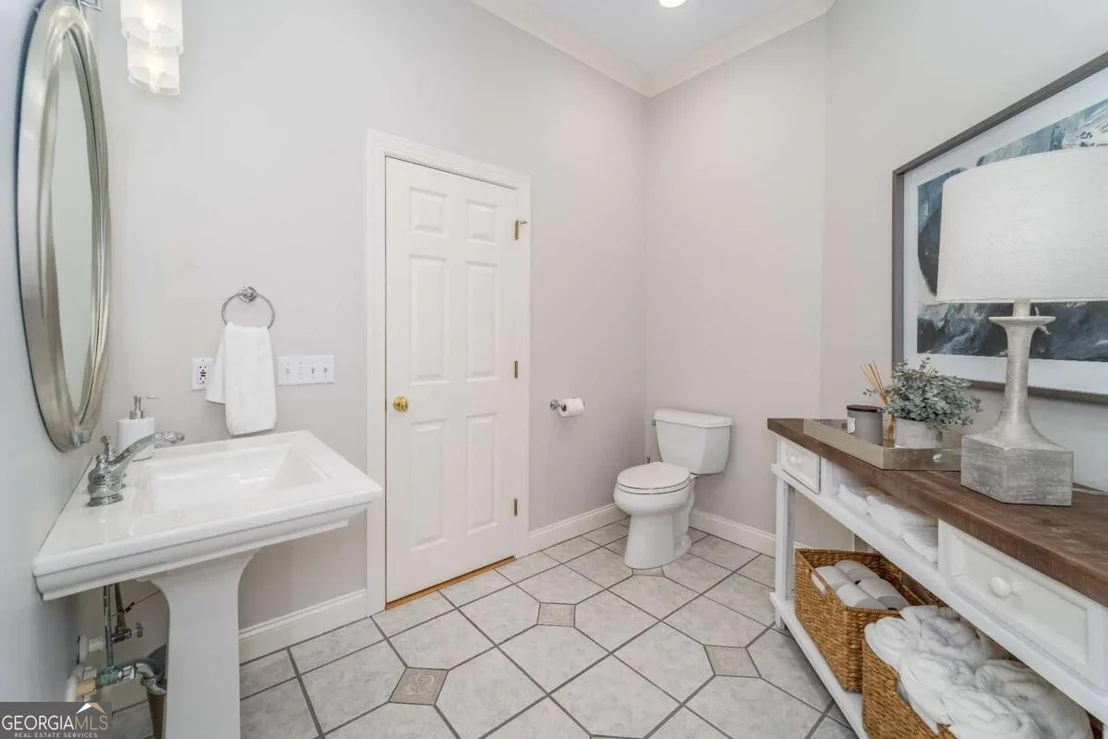 Photo of 161 Greentree Drive