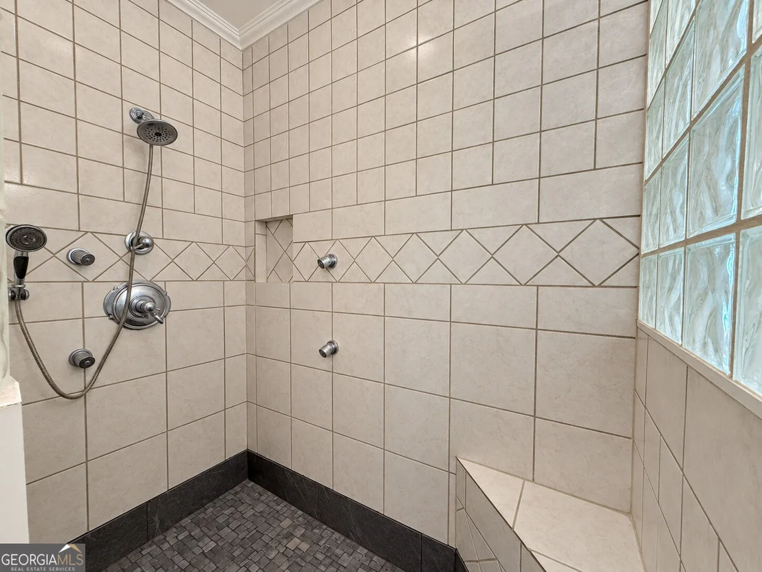 Photo of 669 Shorewood Circle