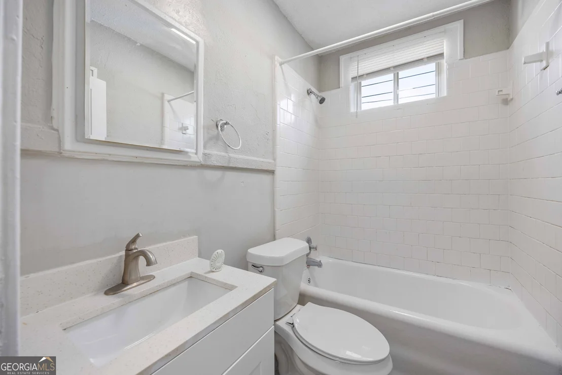 Photo of 1103 Bryan Avenue