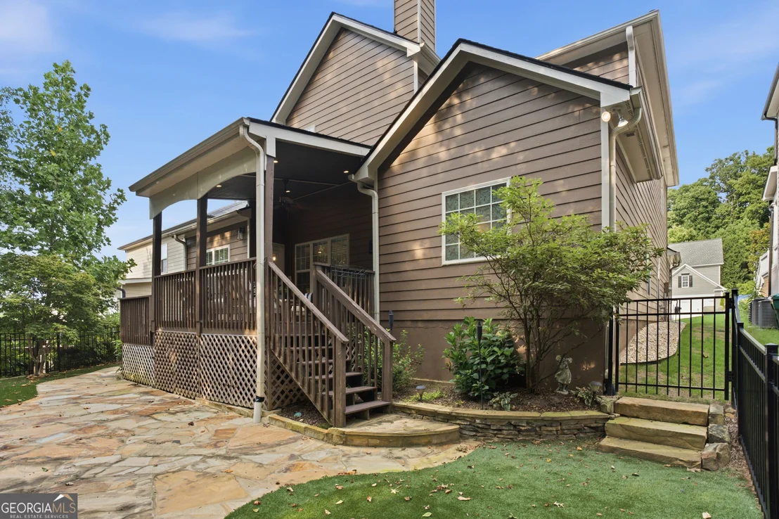Photo of 423 Crestmont Lane