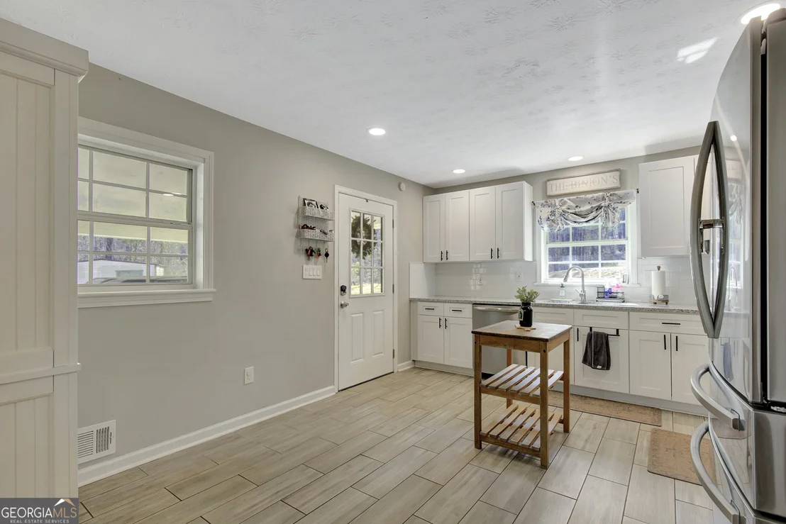 Photo of 1646 Ferry Road