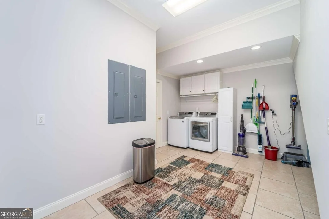 Photo of 161 Greentree Drive