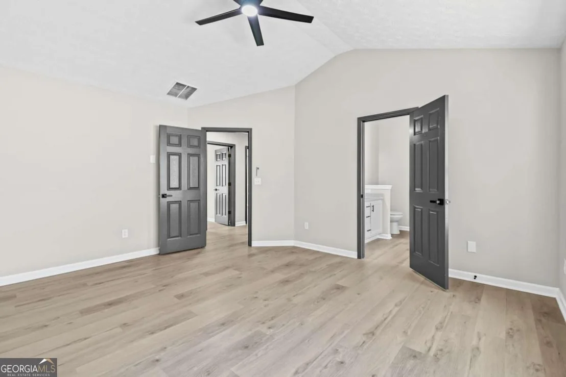 Photo of 1204 Red Bud Lane