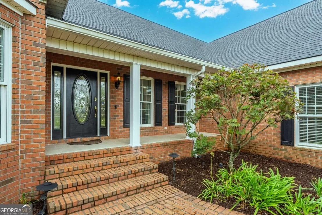 Photo of 161 Greentree Drive