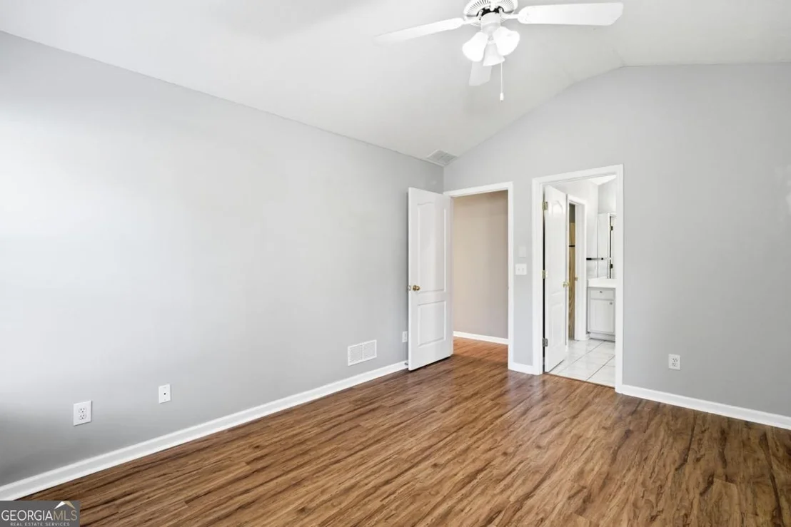 Photo of 407 Redwood Trail